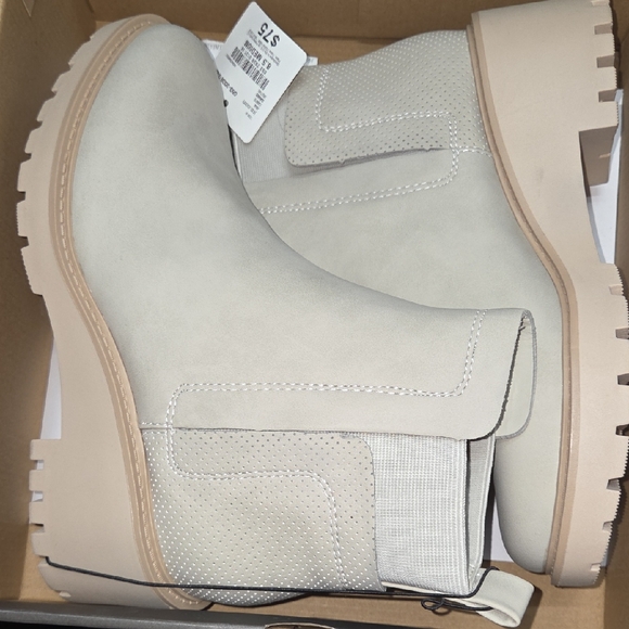 a.n.a Cream Ankle Boots - Picture 1 of 5